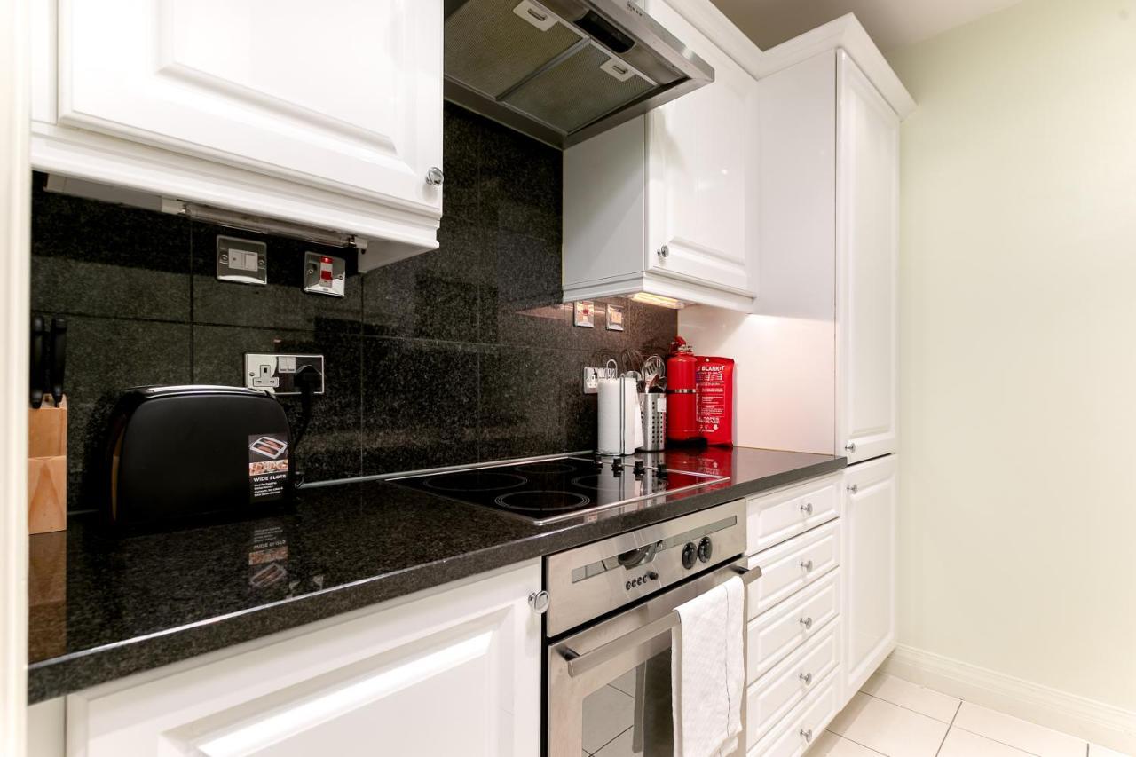 Point West Apartments Λονδίνο Εξωτερικό φωτογραφία