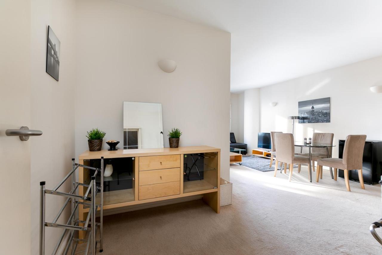 Point West Apartments Λονδίνο Εξωτερικό φωτογραφία
